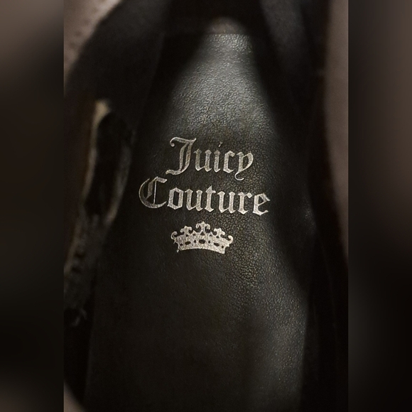 Juicy Couture Grey Vegan Suede Neutral Boho Casual Ankle Boot w/ Chains SZ 8M - Picture 9 of 10